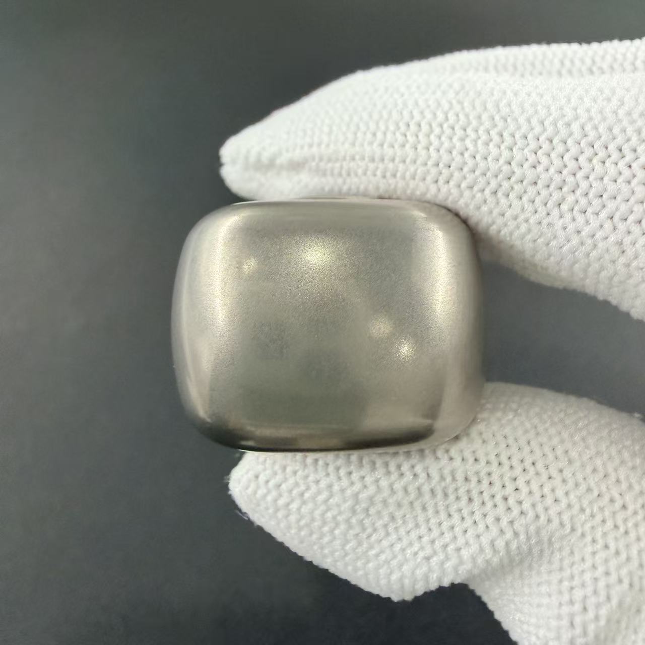 Sugar Cube Titanium