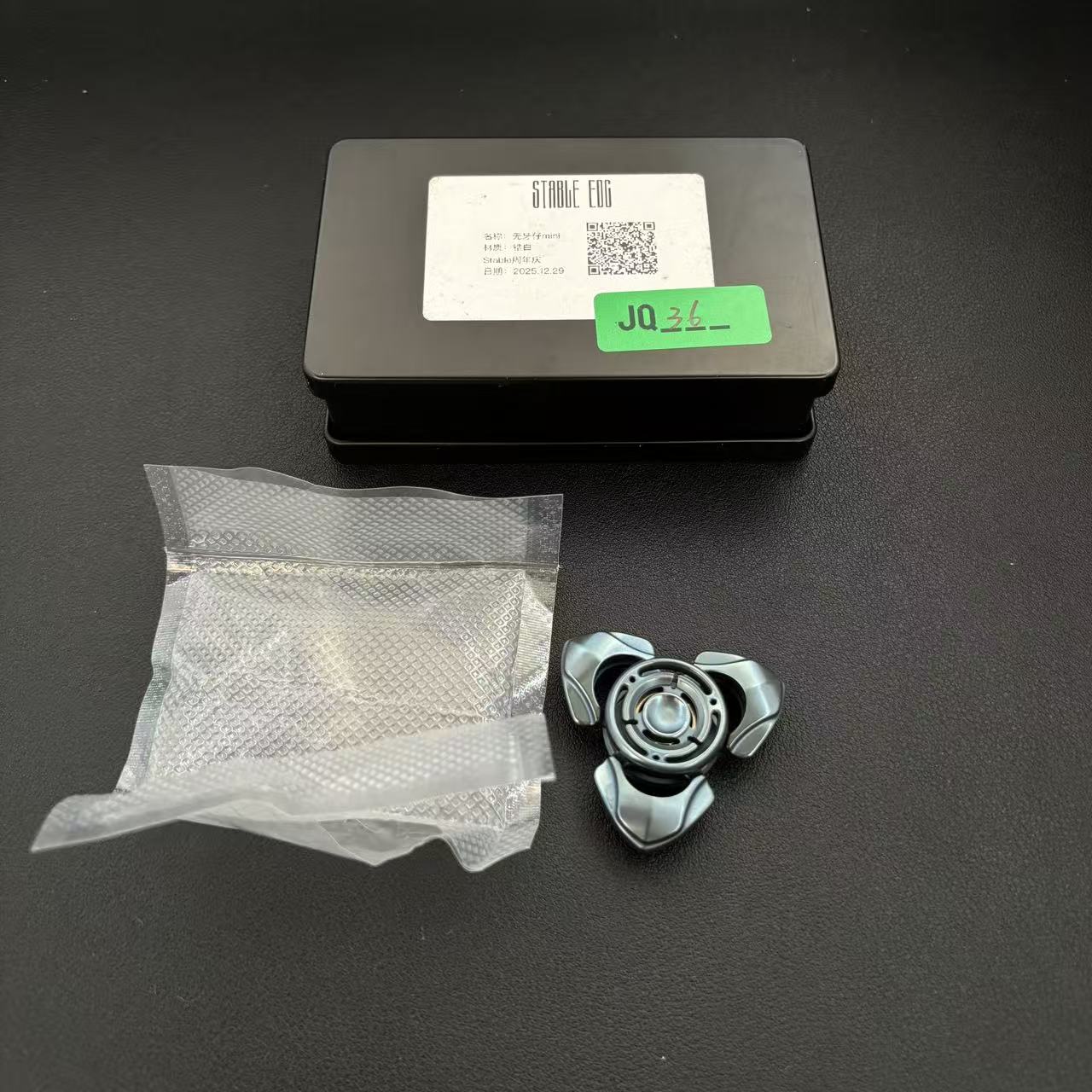 Toothless Mini Pearl White Zirconium