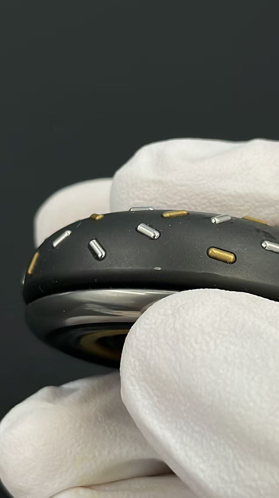 Doughnut Zirconium