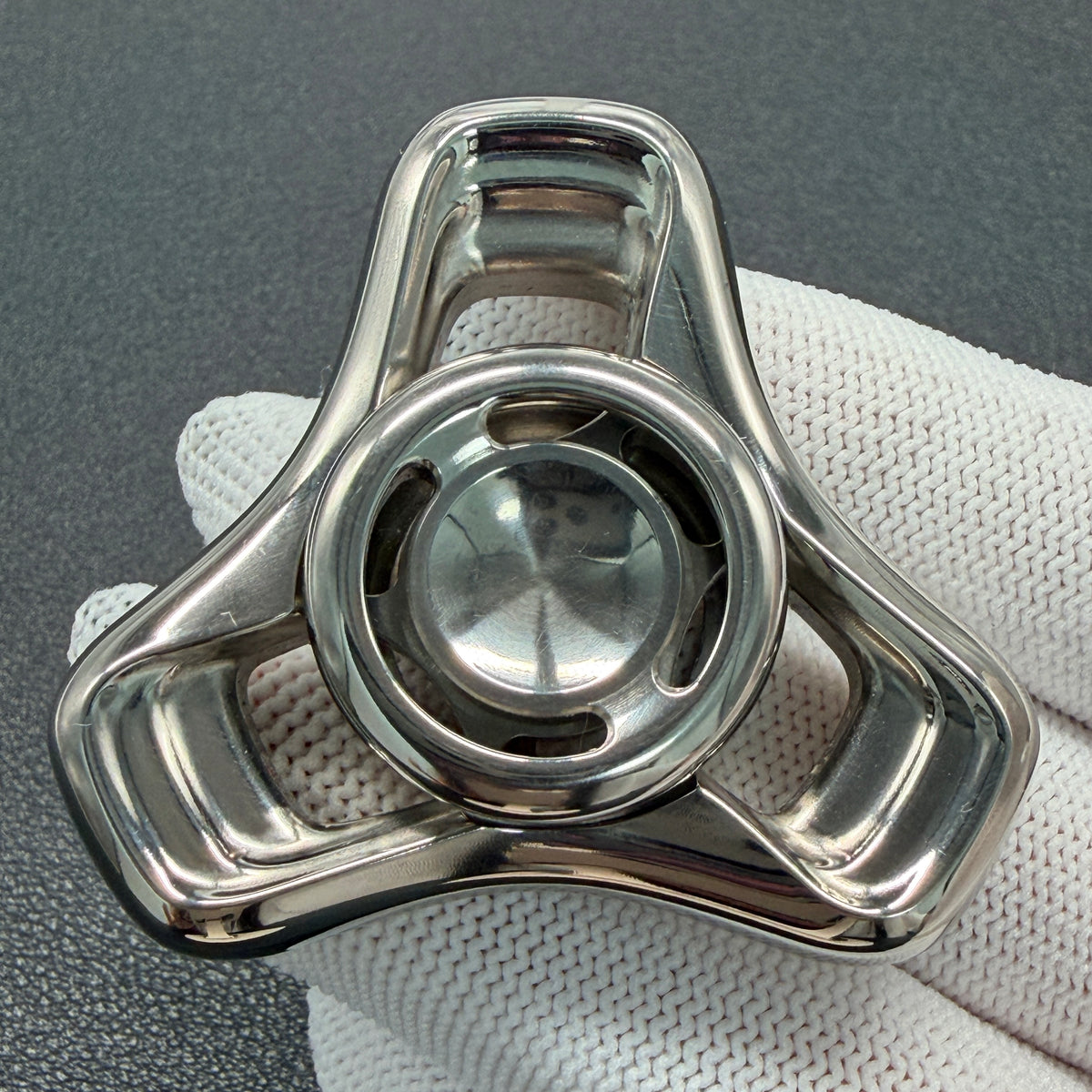 Folding Leaf Mini Titanium Polished