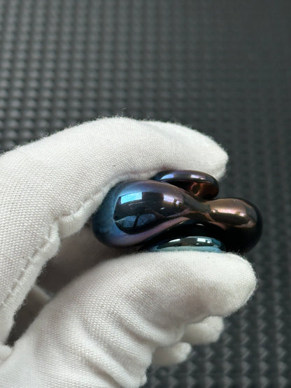 Two-Leaf Cell Zirconium Oil Slick