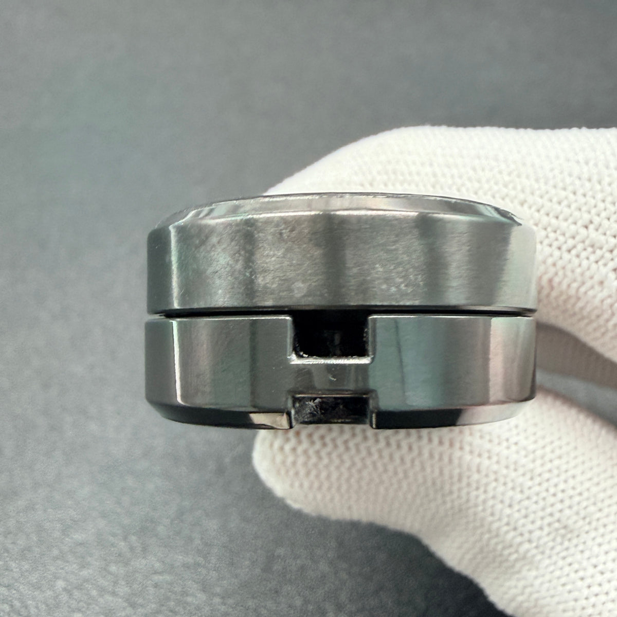 F2 Zirconium Color-Anodized Resin-Sealed