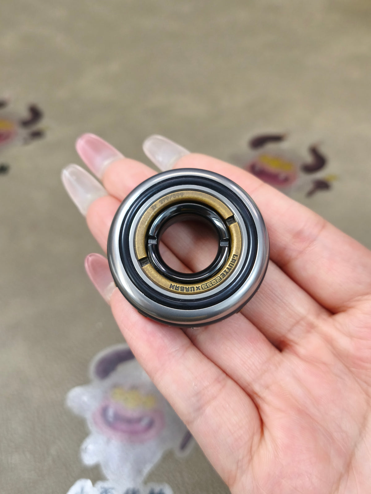Doughnut Zirconium