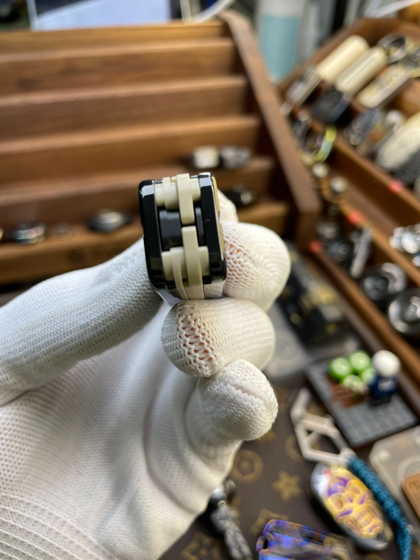 Snake Zirconium Zircuti