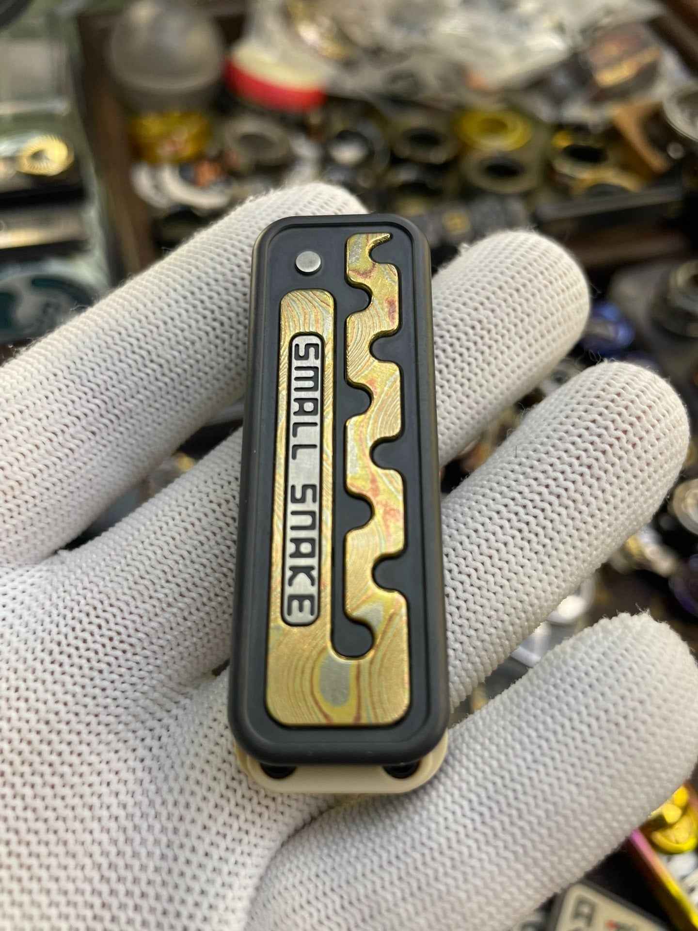 Snake Zirconium