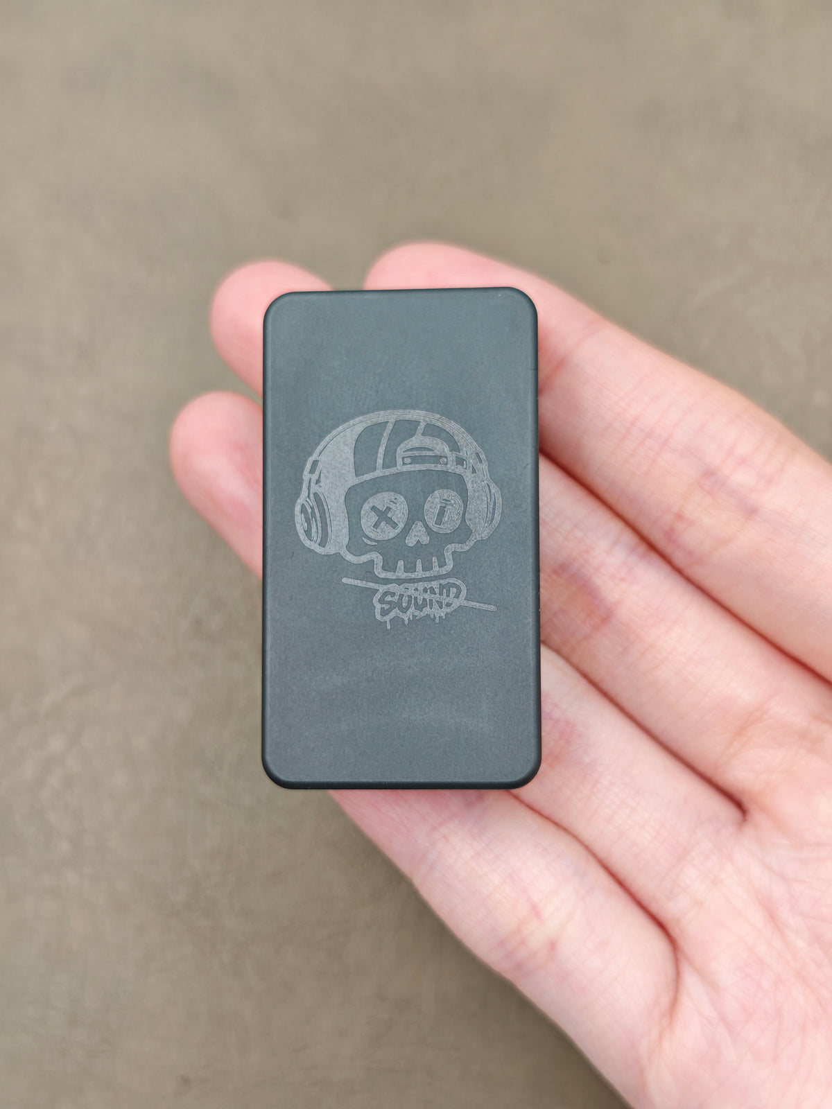 Mute Zirconium