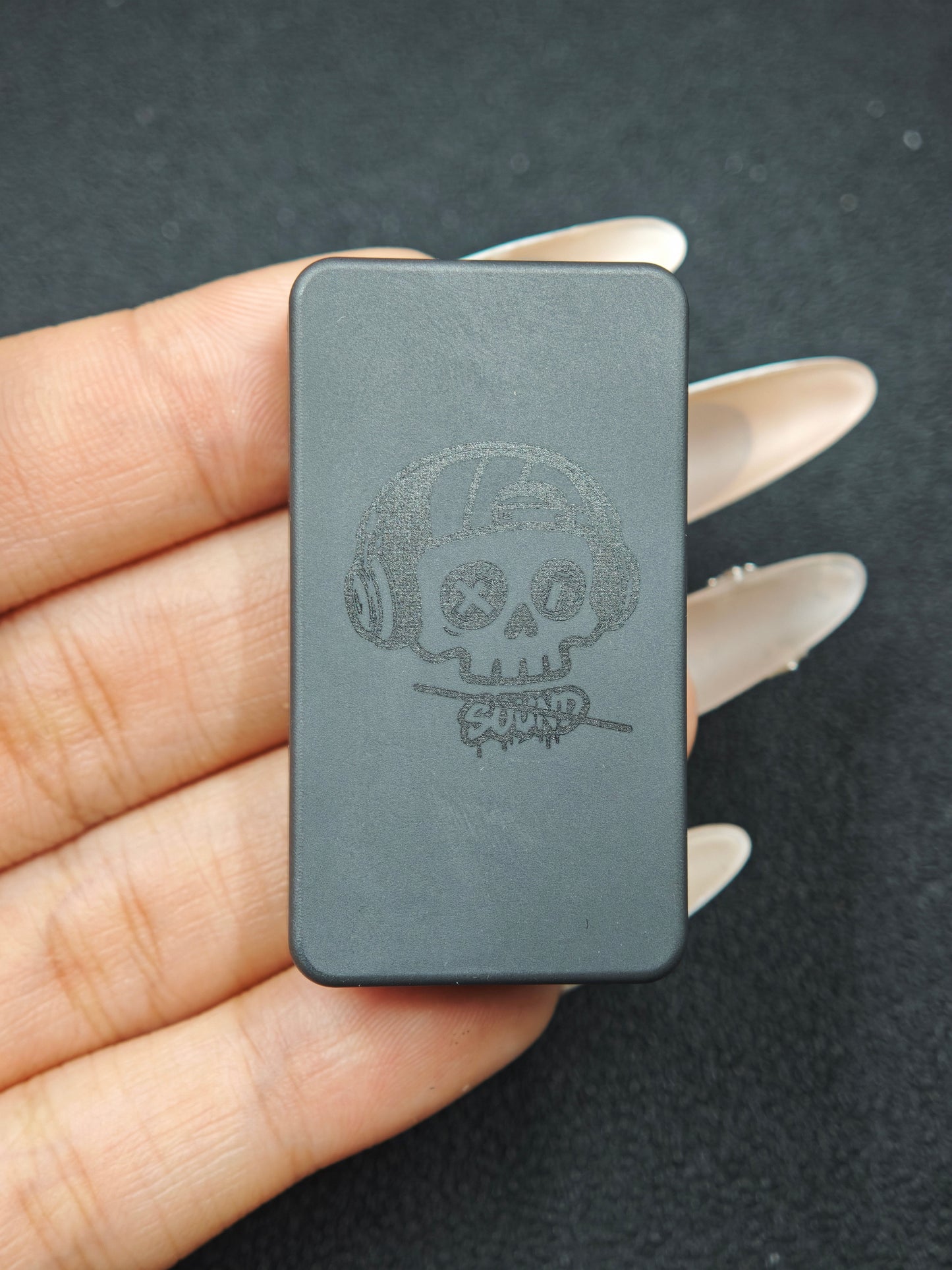 Mute Zirconium