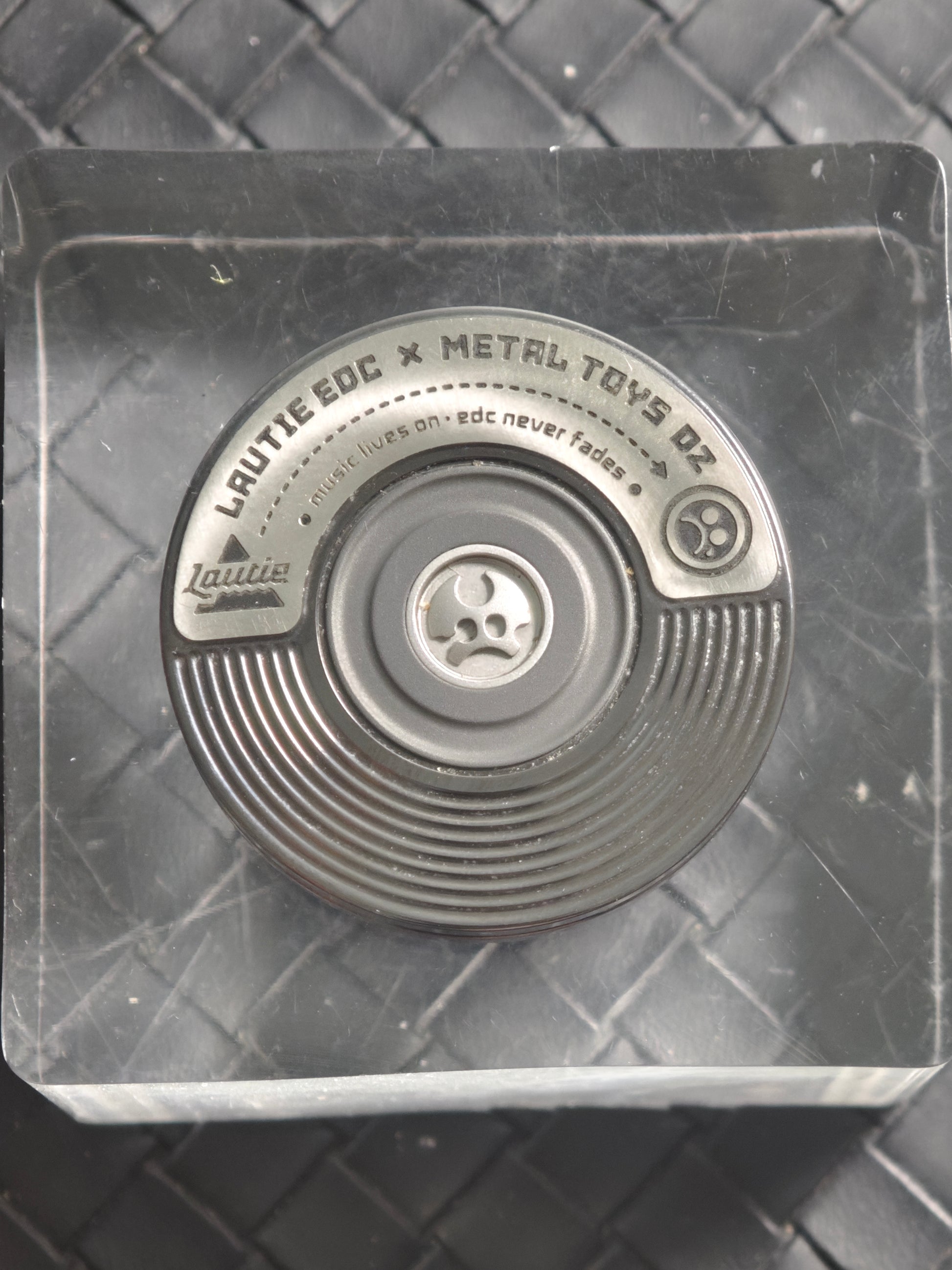 Showdown Mechanical Track Zirconium