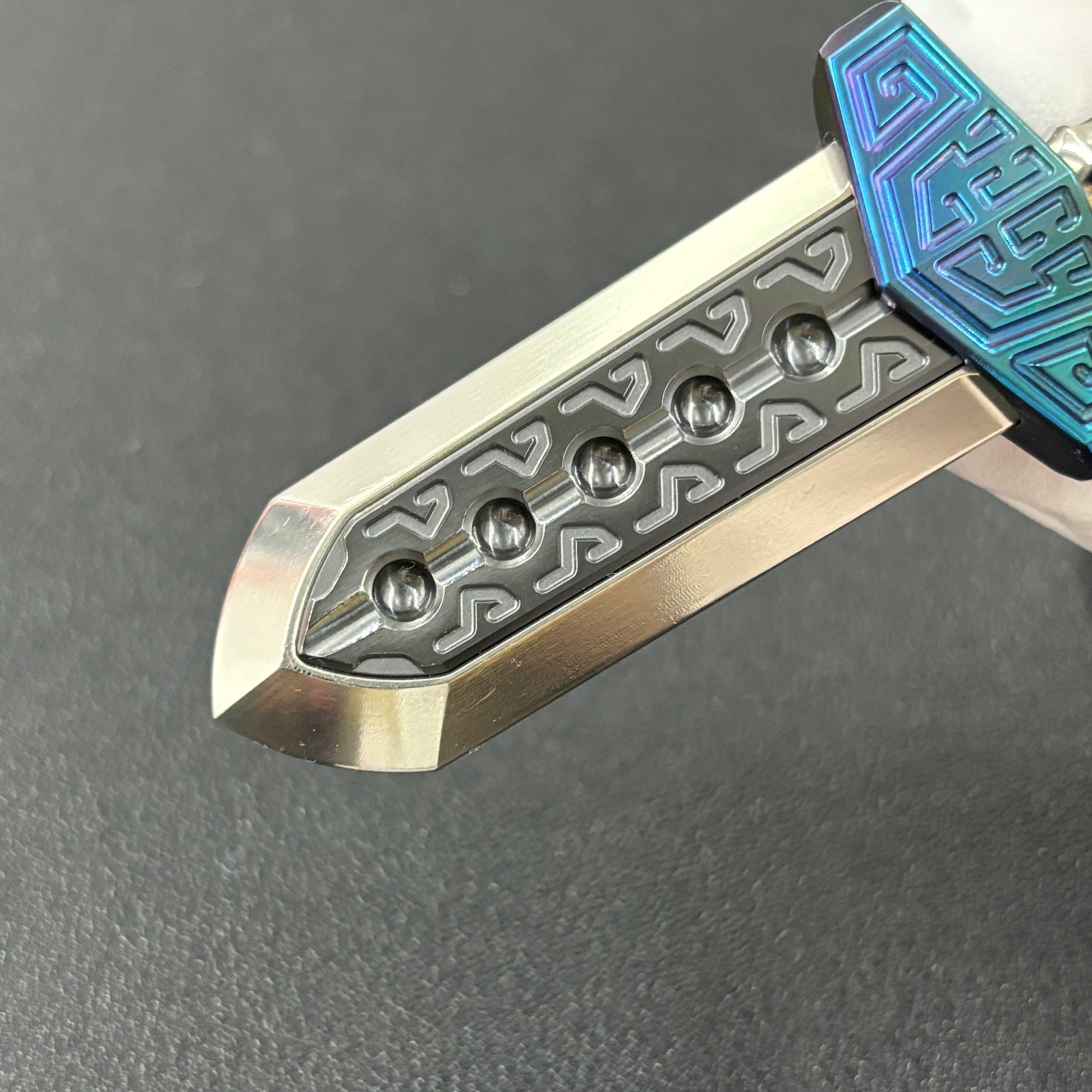 Taia Sword Zirconium Oil Slick