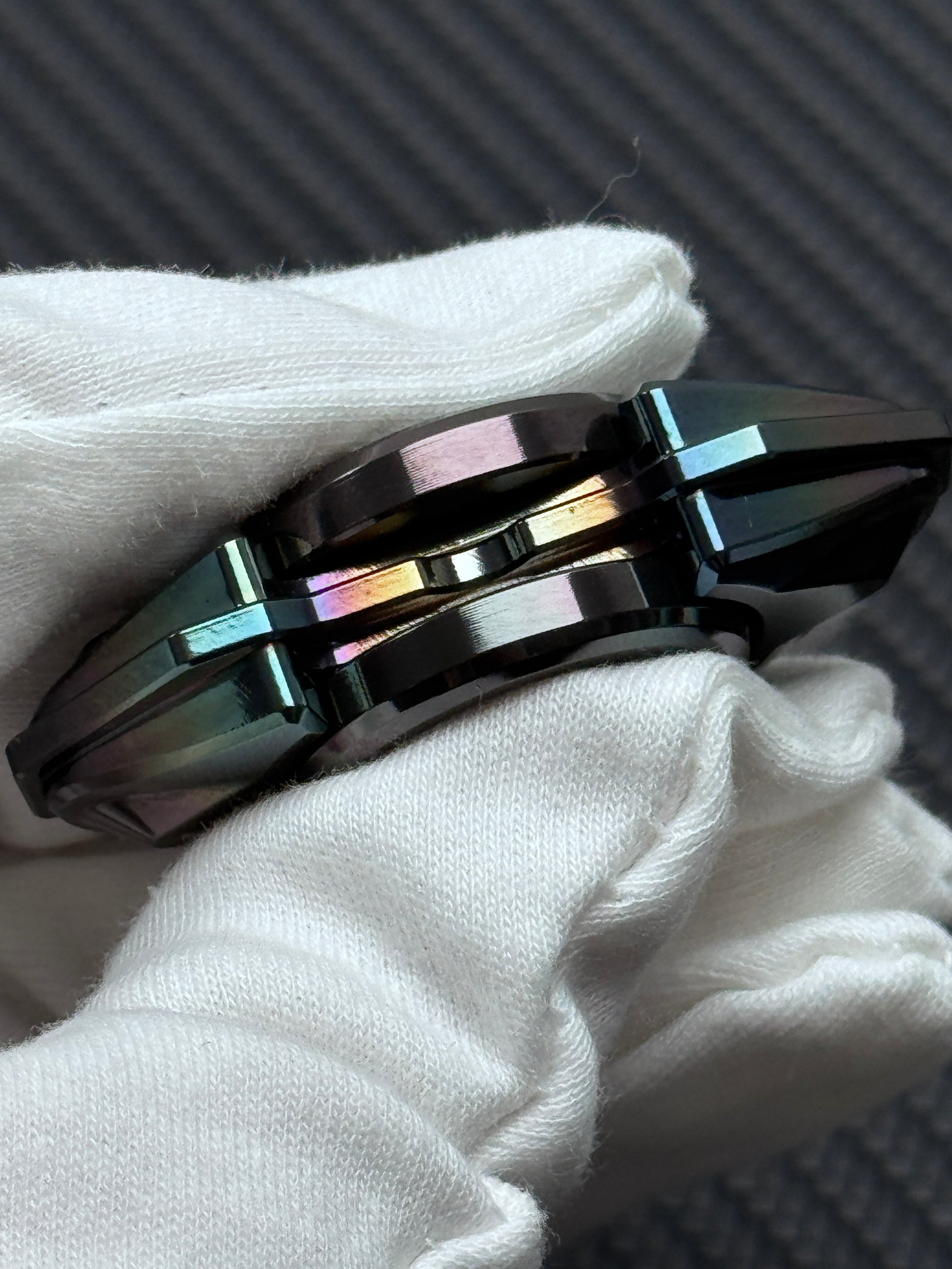 Tri Leaf Vida Zirconium