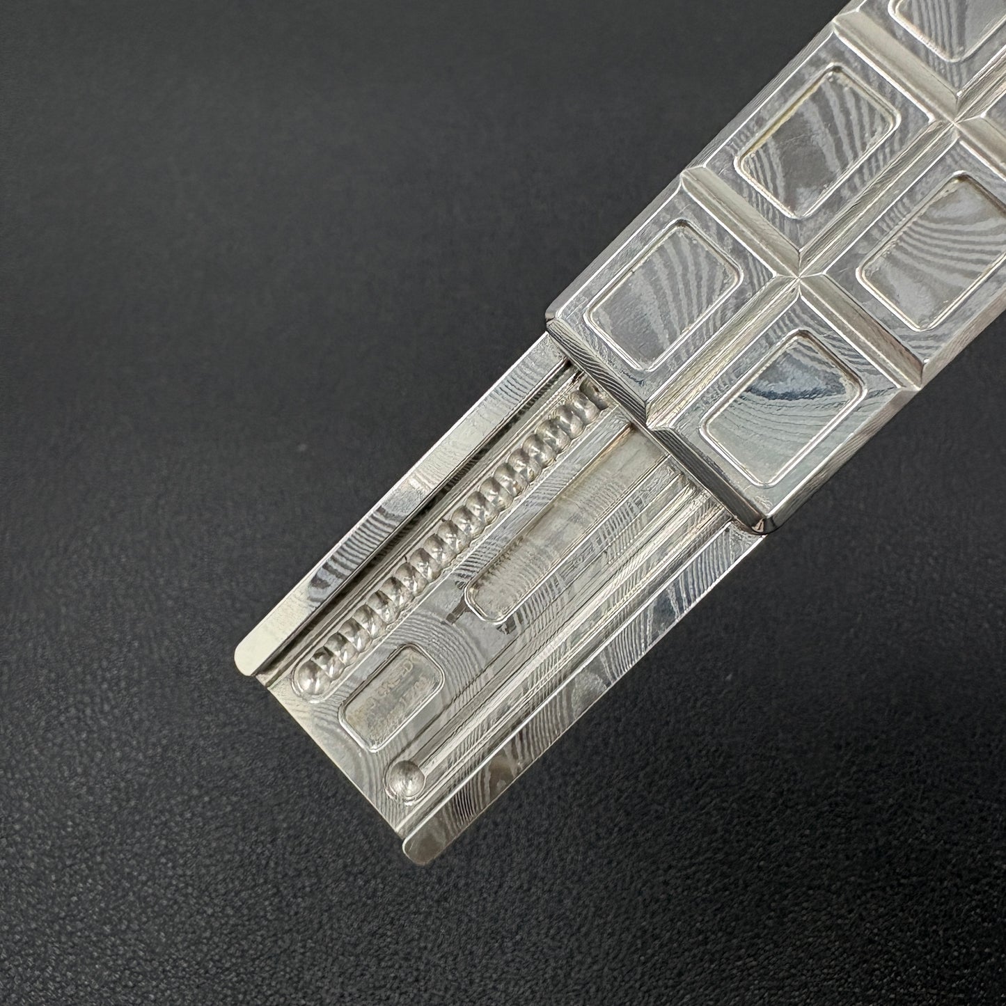 Ultra Thin Wafer Damasteel
