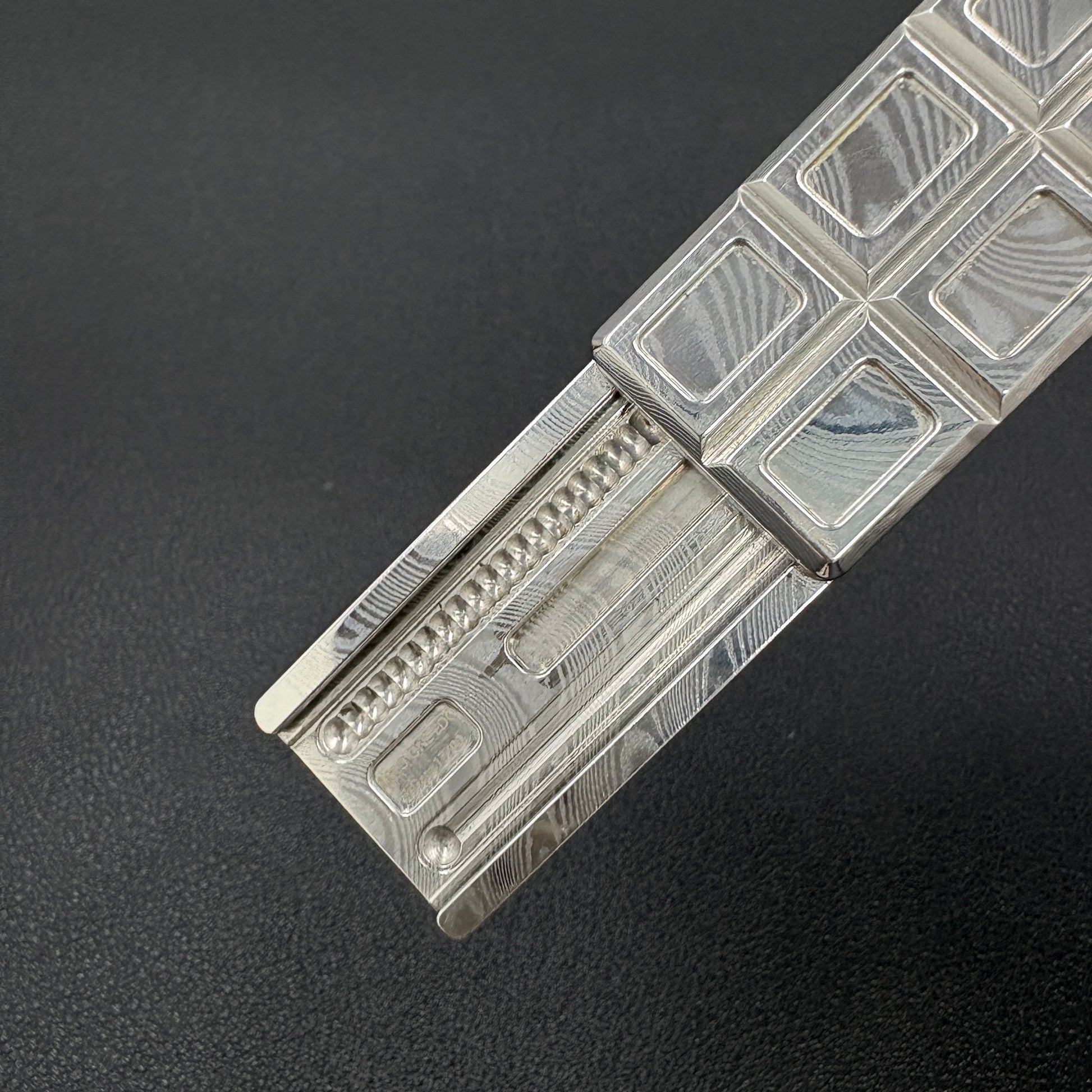 Ultra Thin Wafer Damasteel