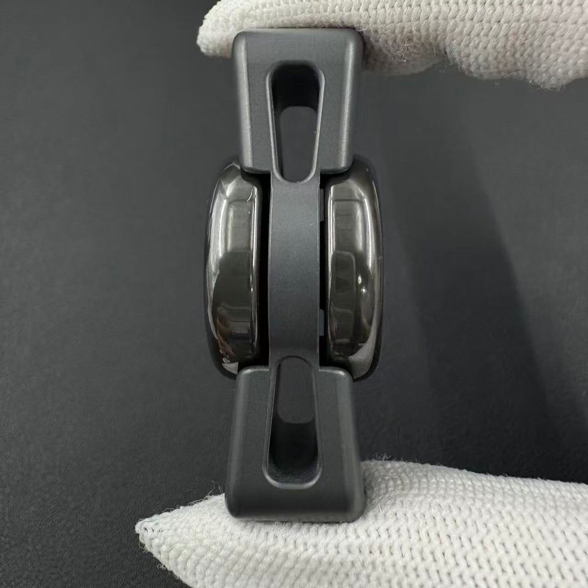 Floating Shadow Pro Zirconium