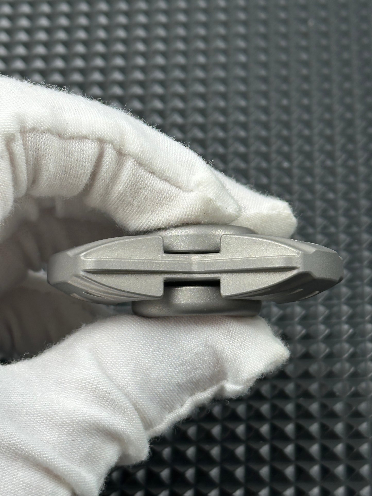 G One Titanium