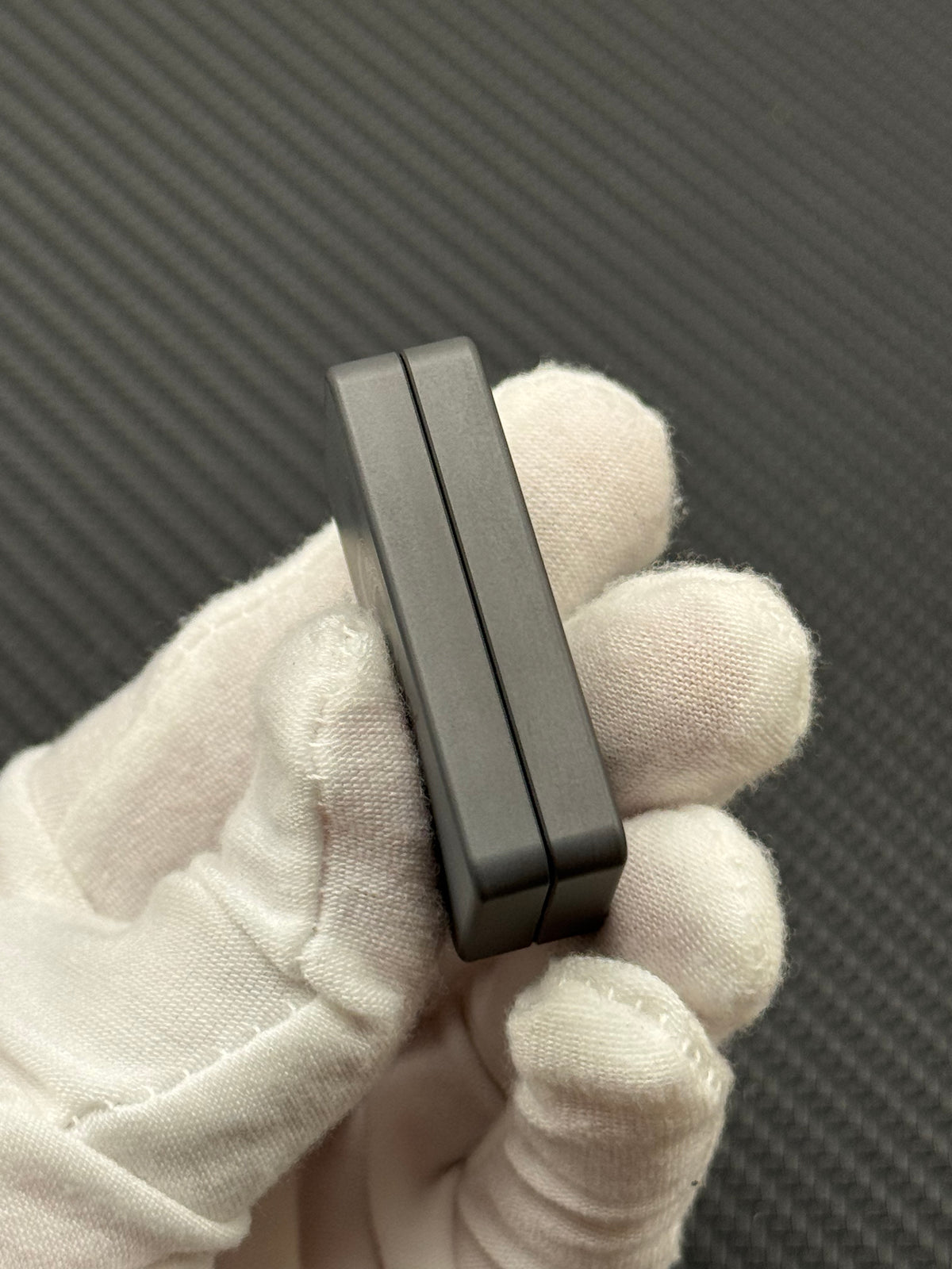 Mute Zirconium