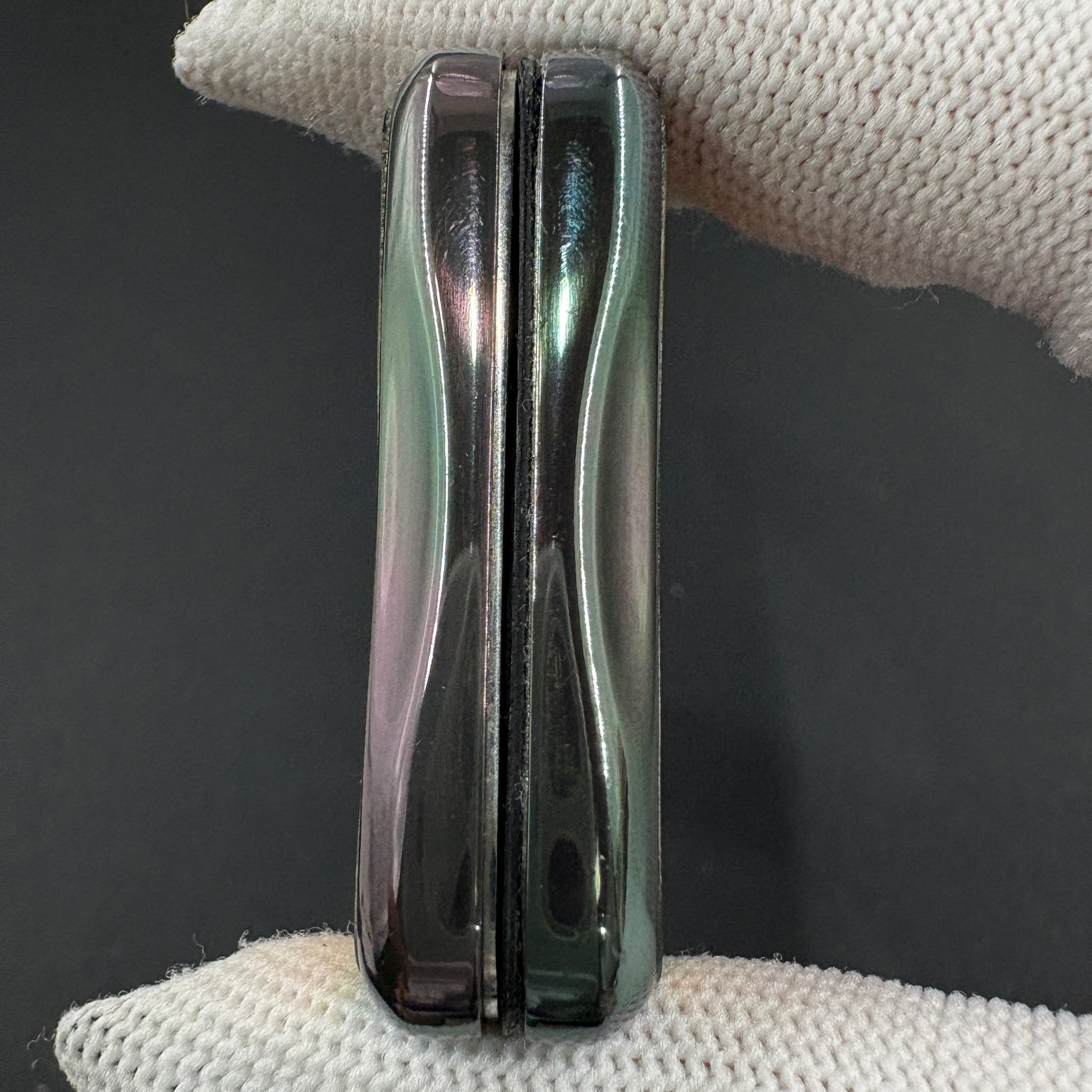 Shim Shy Zirconium Oil Slick