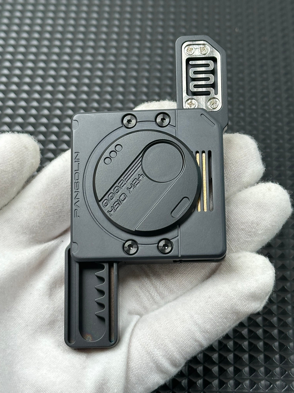 Millennium Y2K Disk Titanium