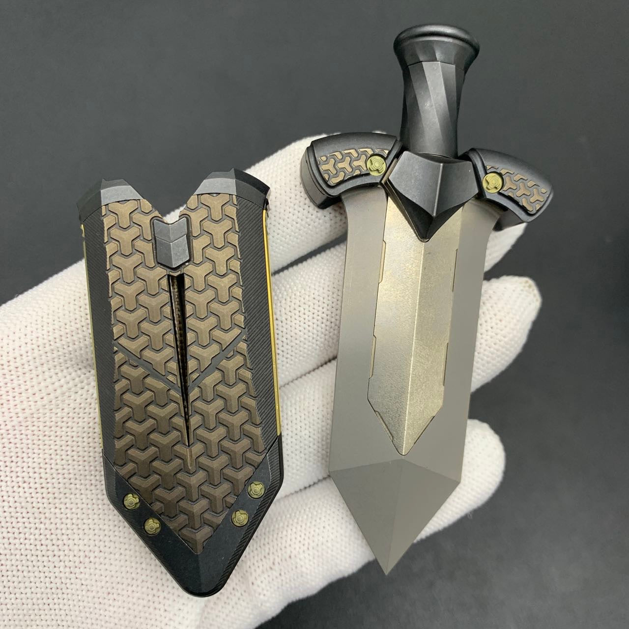 Pangolin General Lake Sword