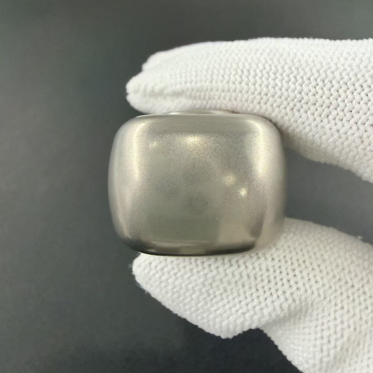 Sugar Cube Titanium