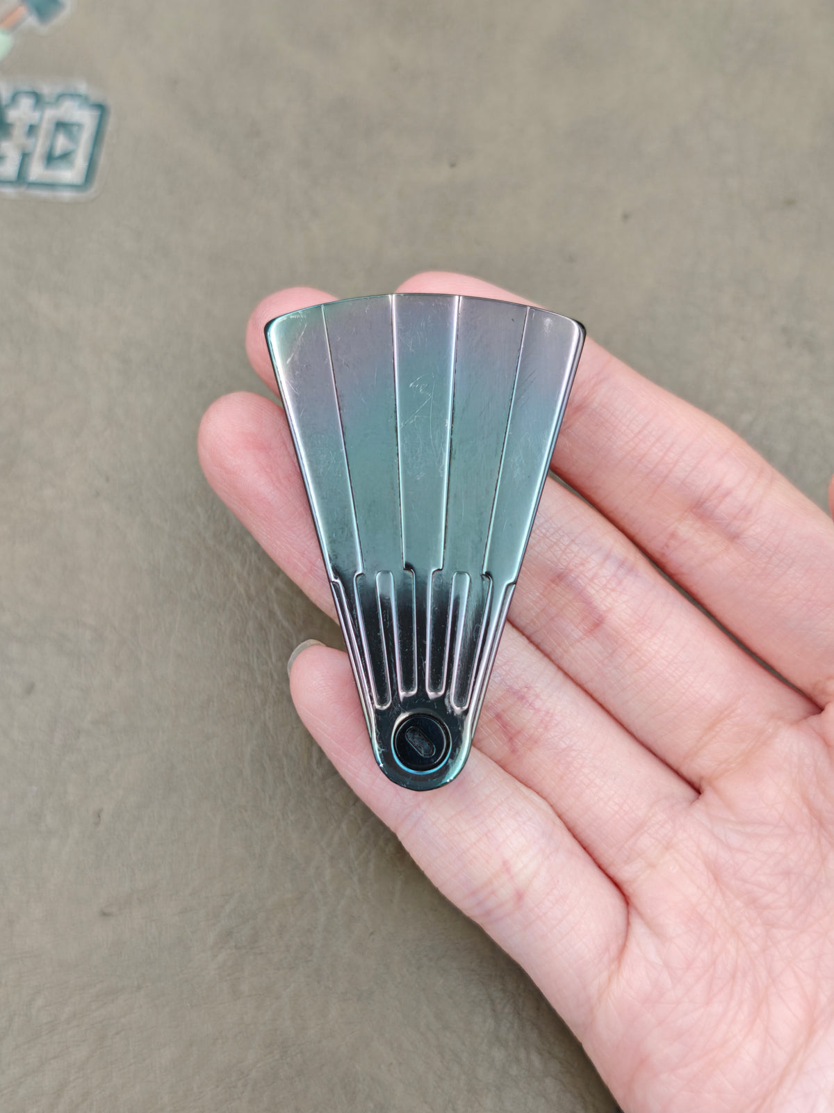 Wanderer Fan Zirconium Oil Slick