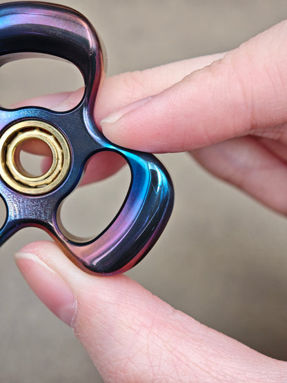 Three-Leaf Horizon Zirconium Oil Slick