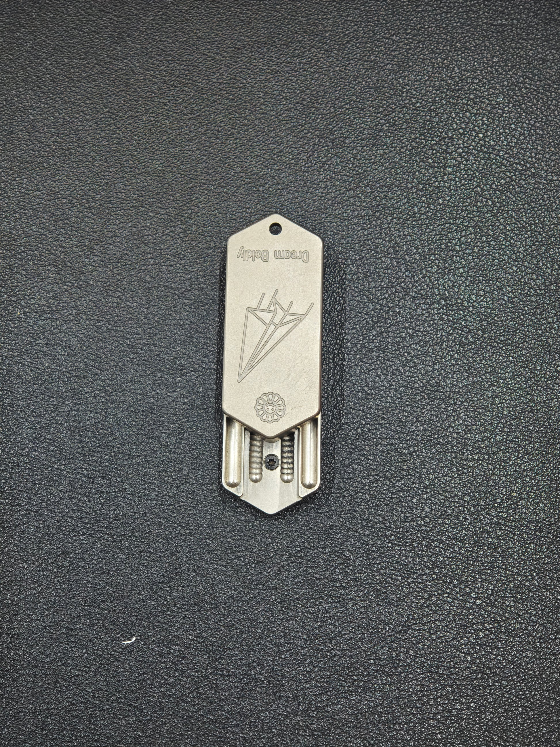 Plane Titanium