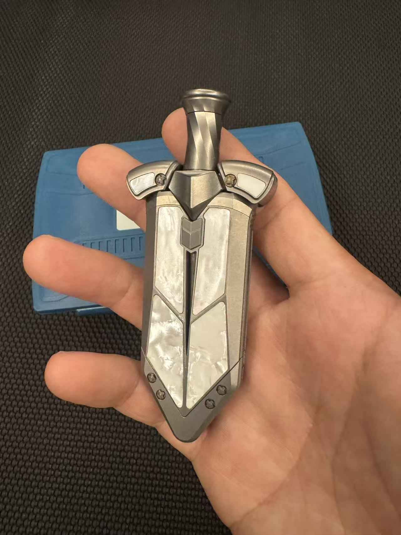 Aroundight MOP Titanium