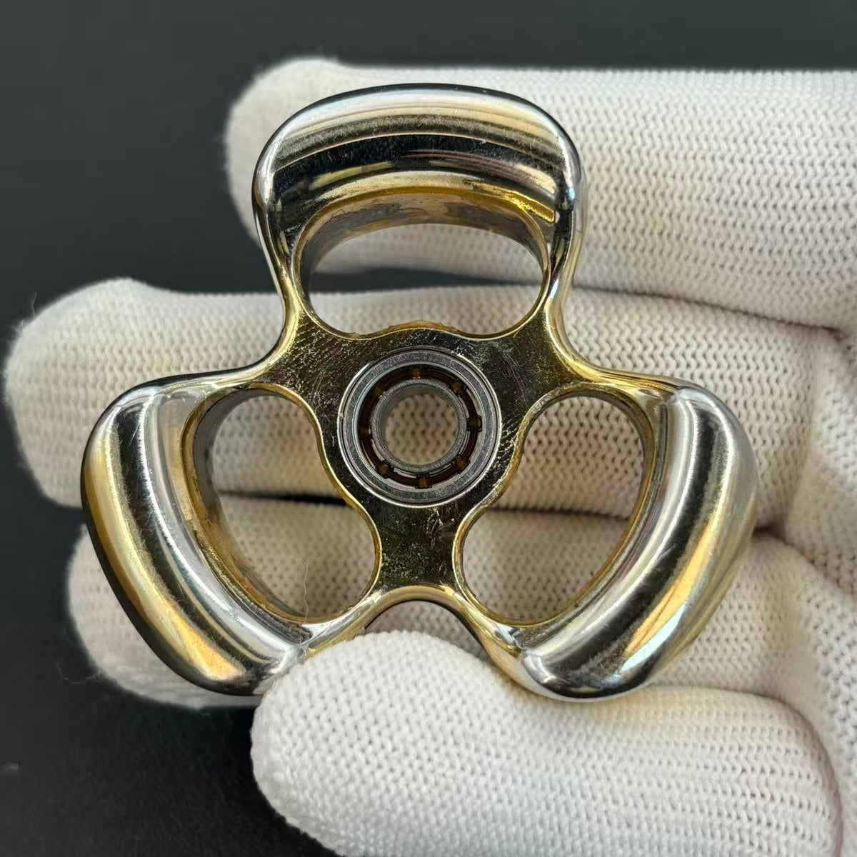 Three-Leaf Horizon Mega Stainless Steel