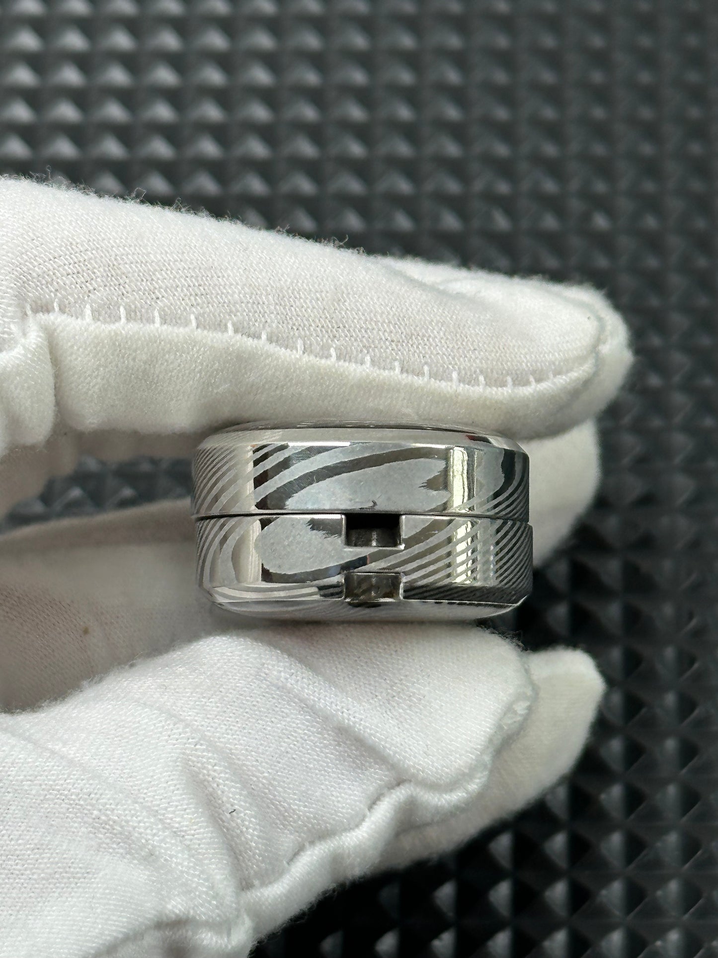 F2 Damasteel