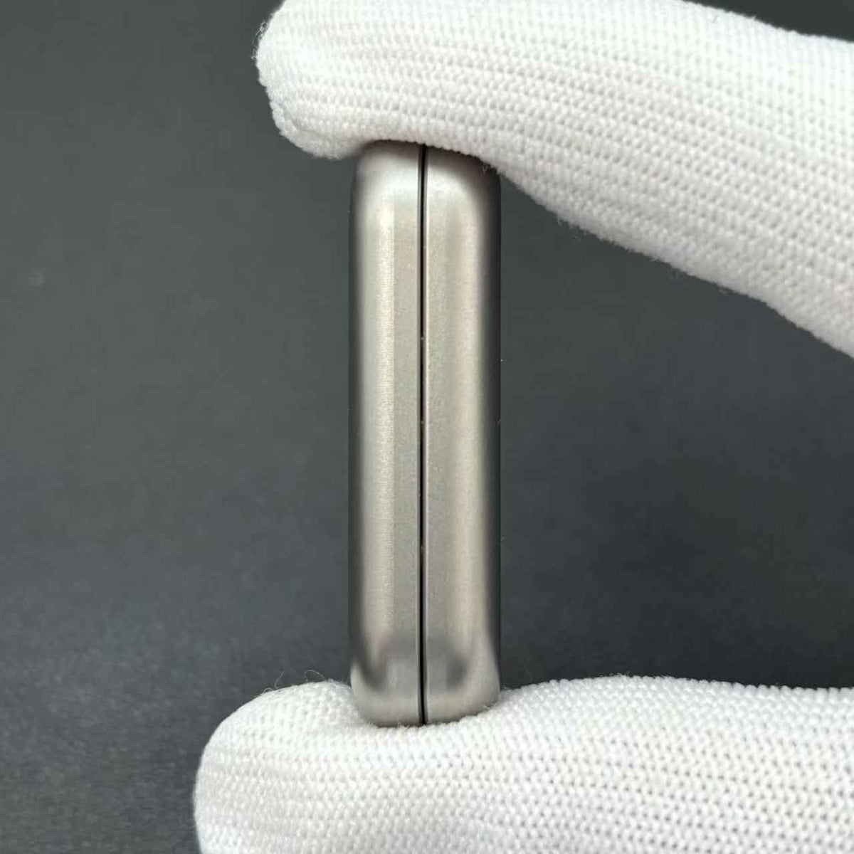 Floating Cloud Titanium