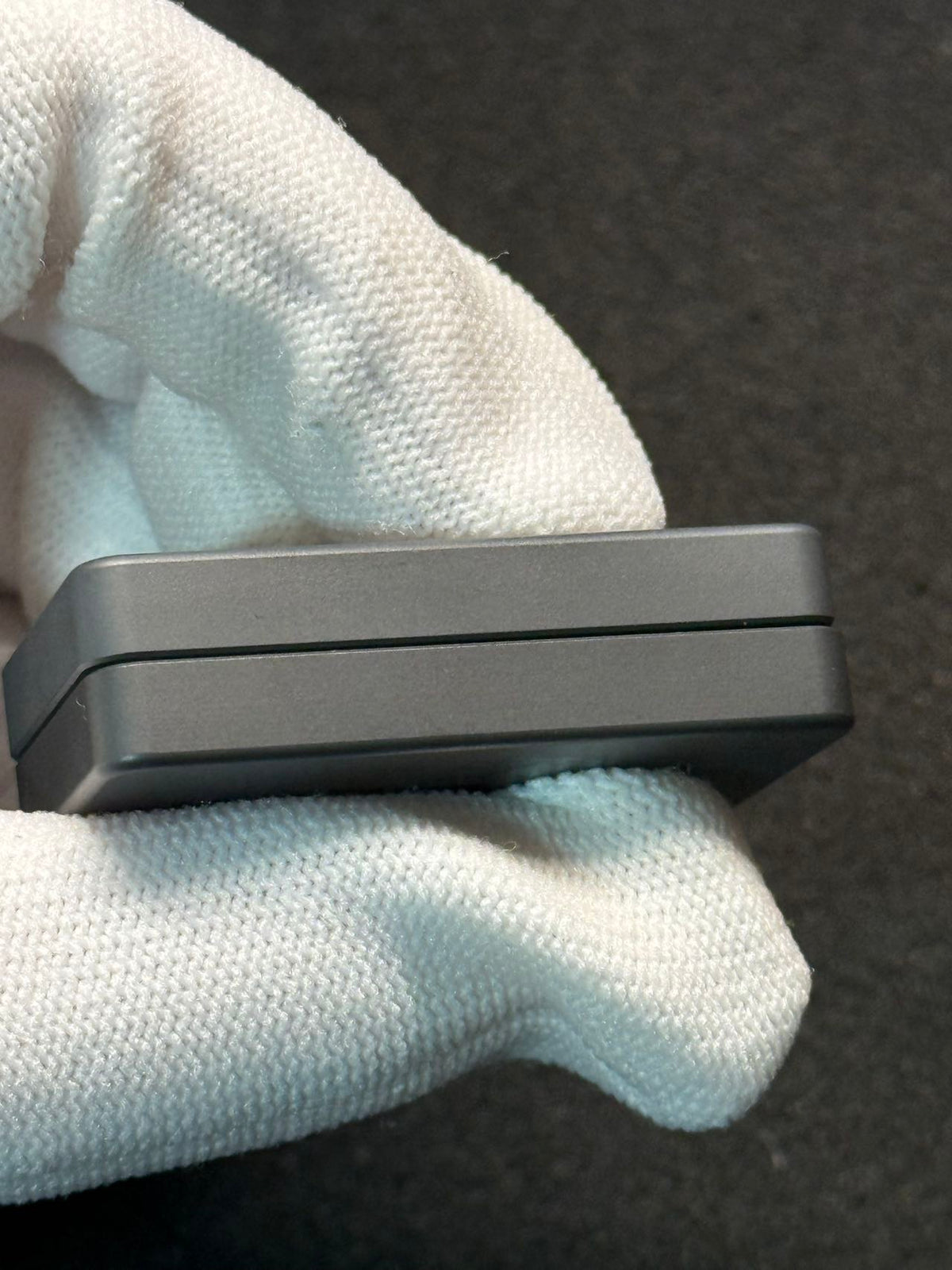 Mute Zirconium