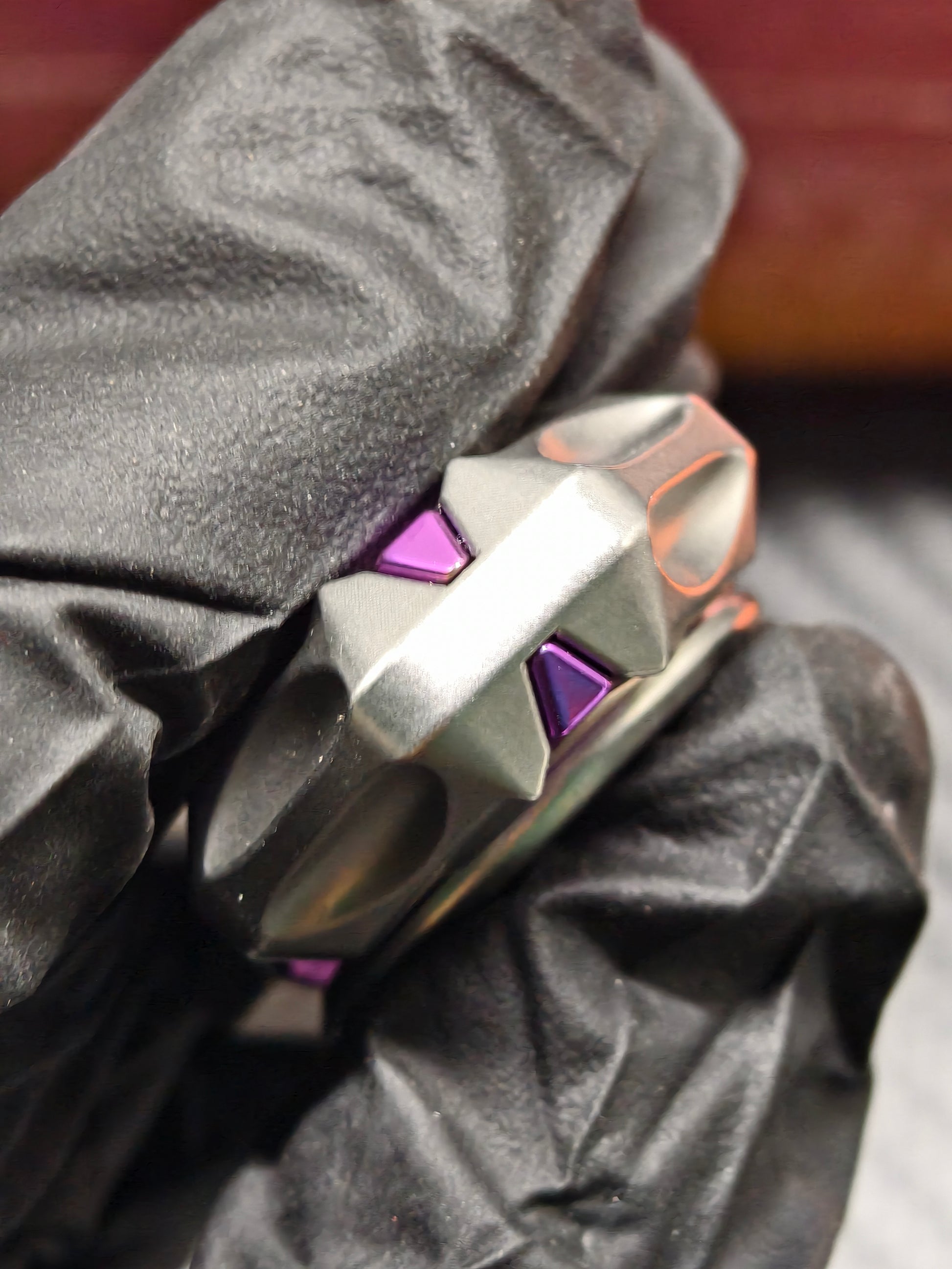 Spin Titanium Stainless Steel