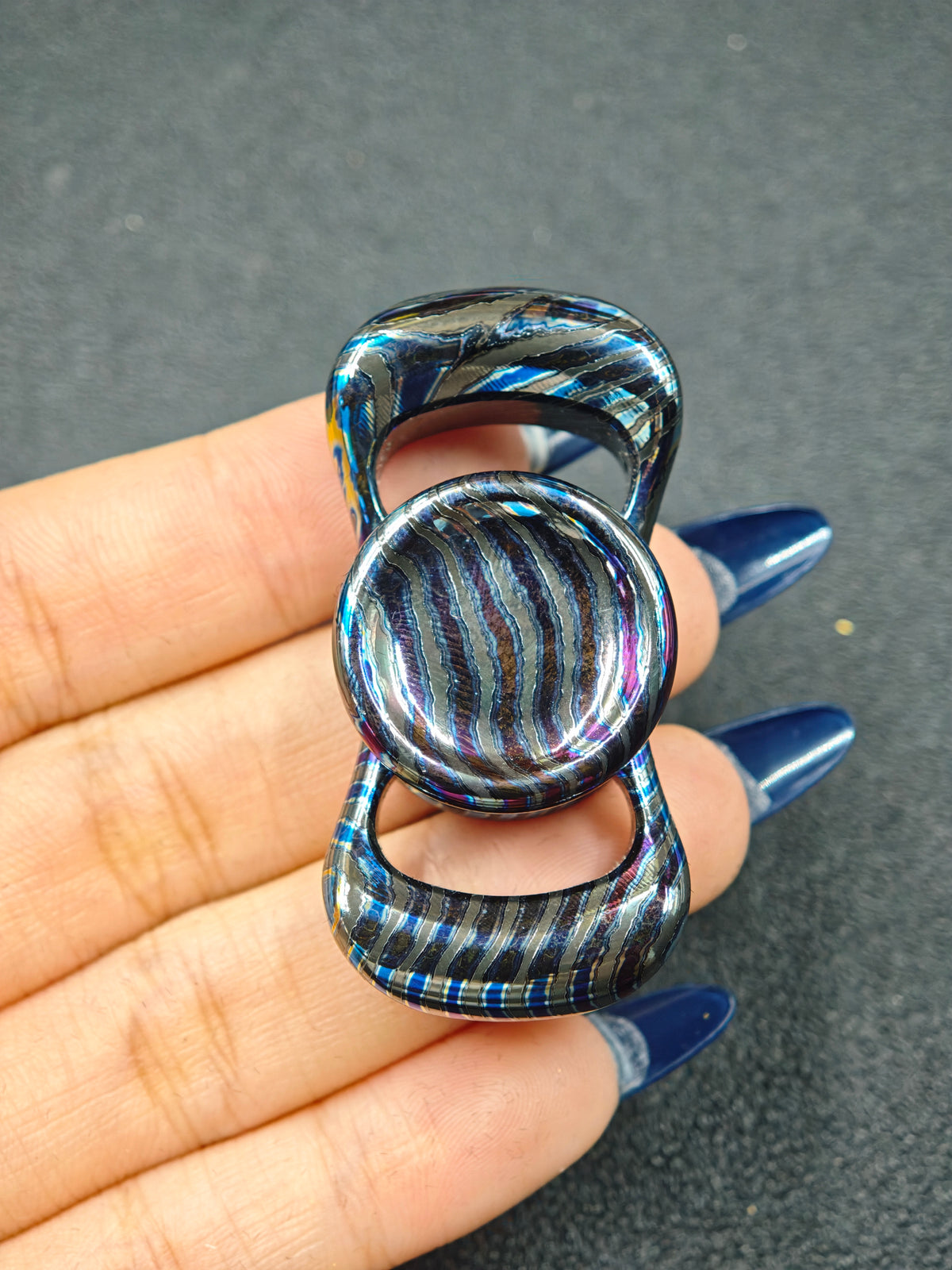 Two-Leaf Horizon Zircuti
