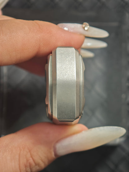 Thousand machines Stainless Steel Stonewashed