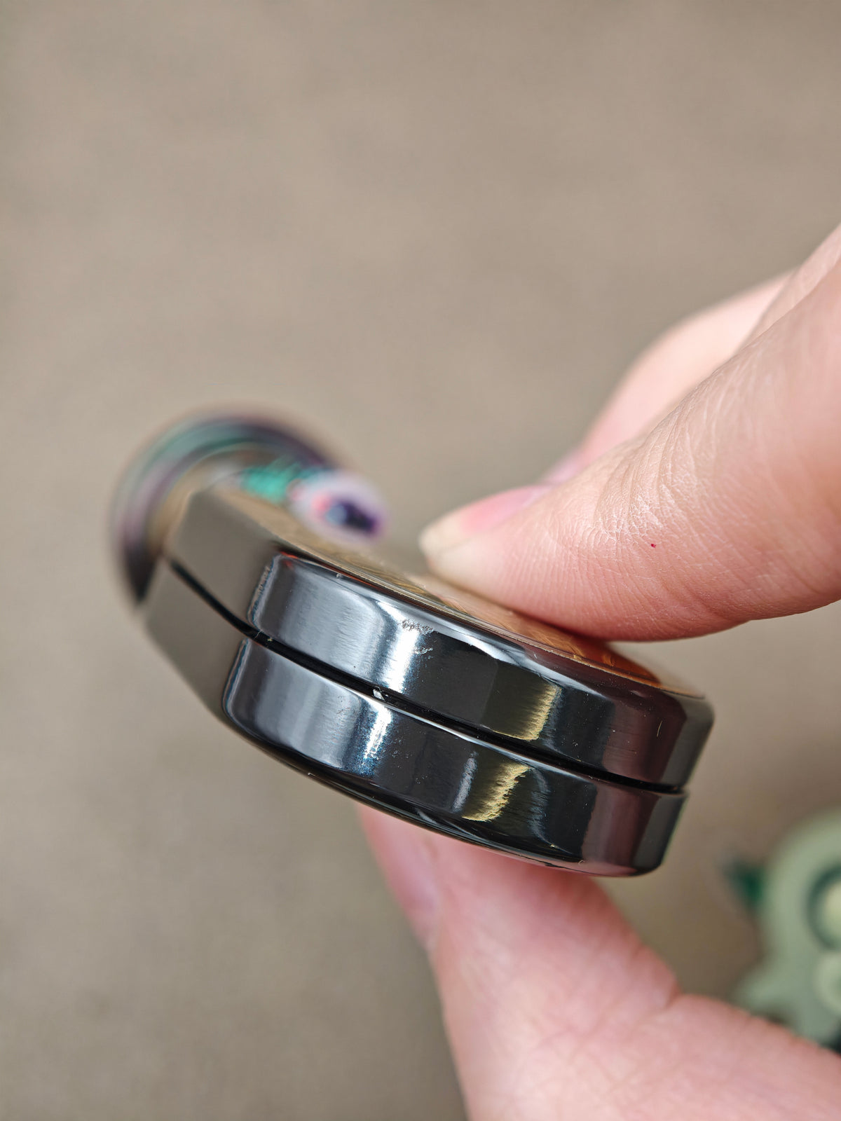 Grumpy Rabbit Rhythm Zirconium Resin-Sealed Oil Slick