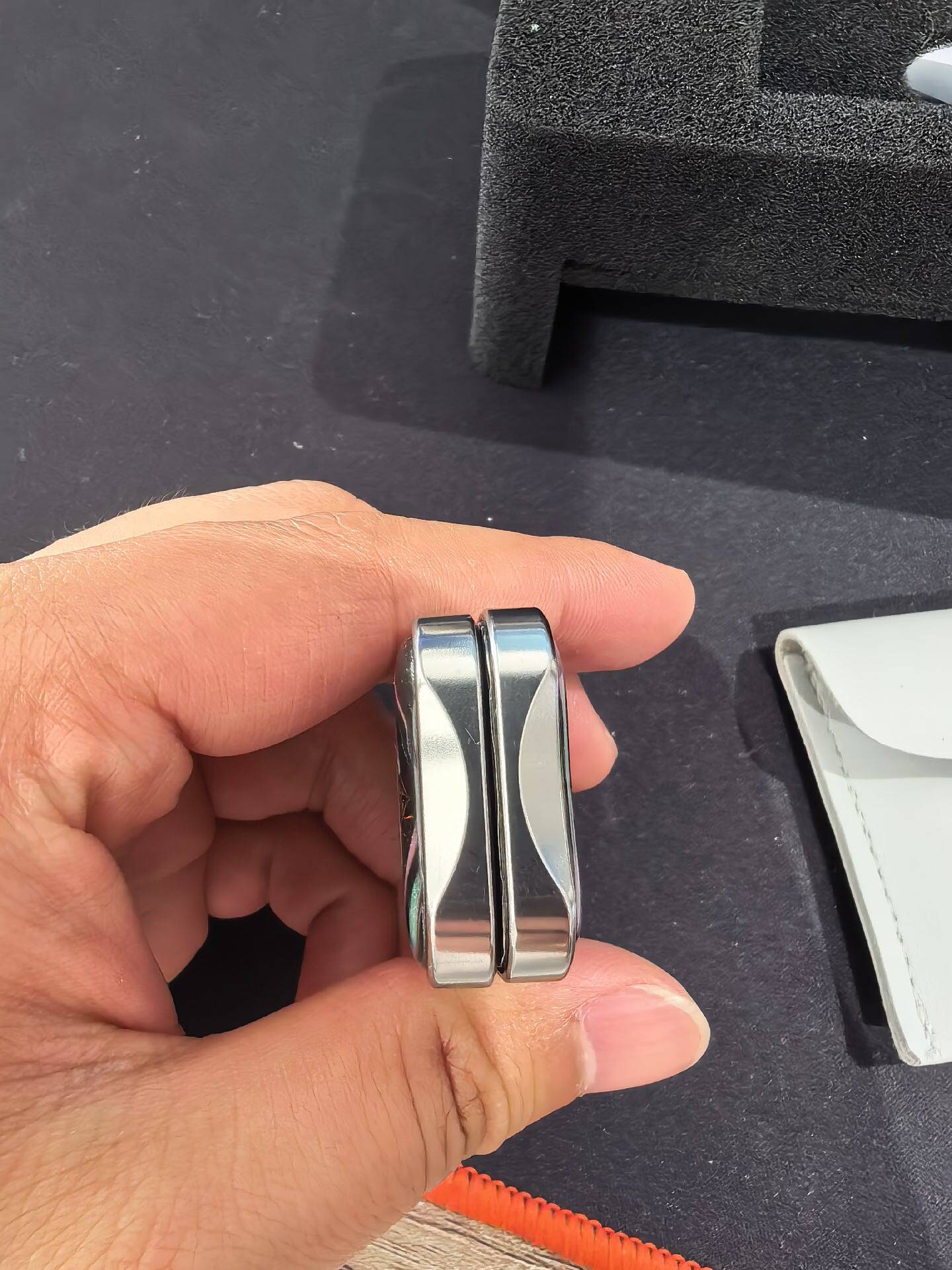 Aura Sand Stainless Steel