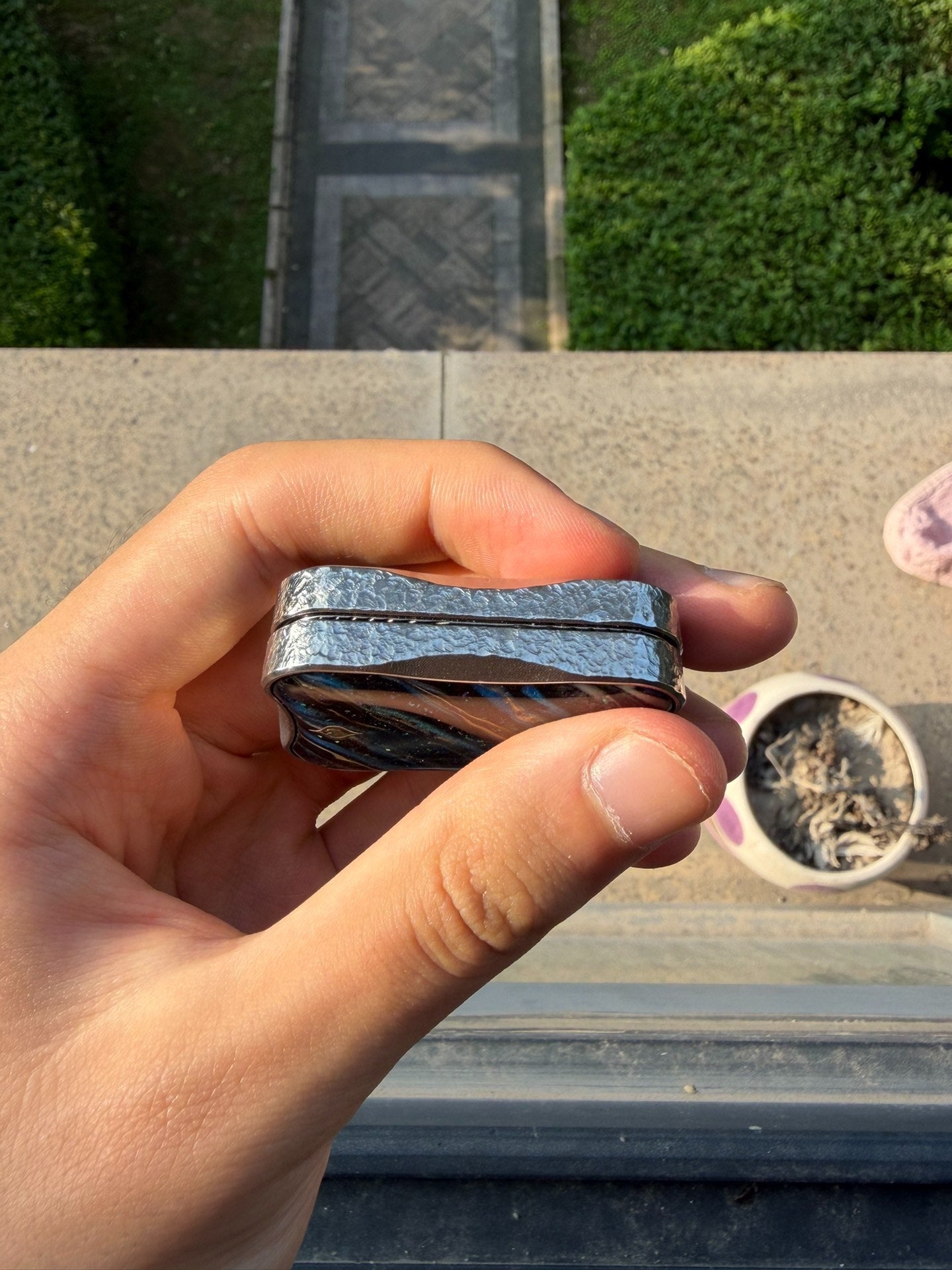 Aura Sand Titanium