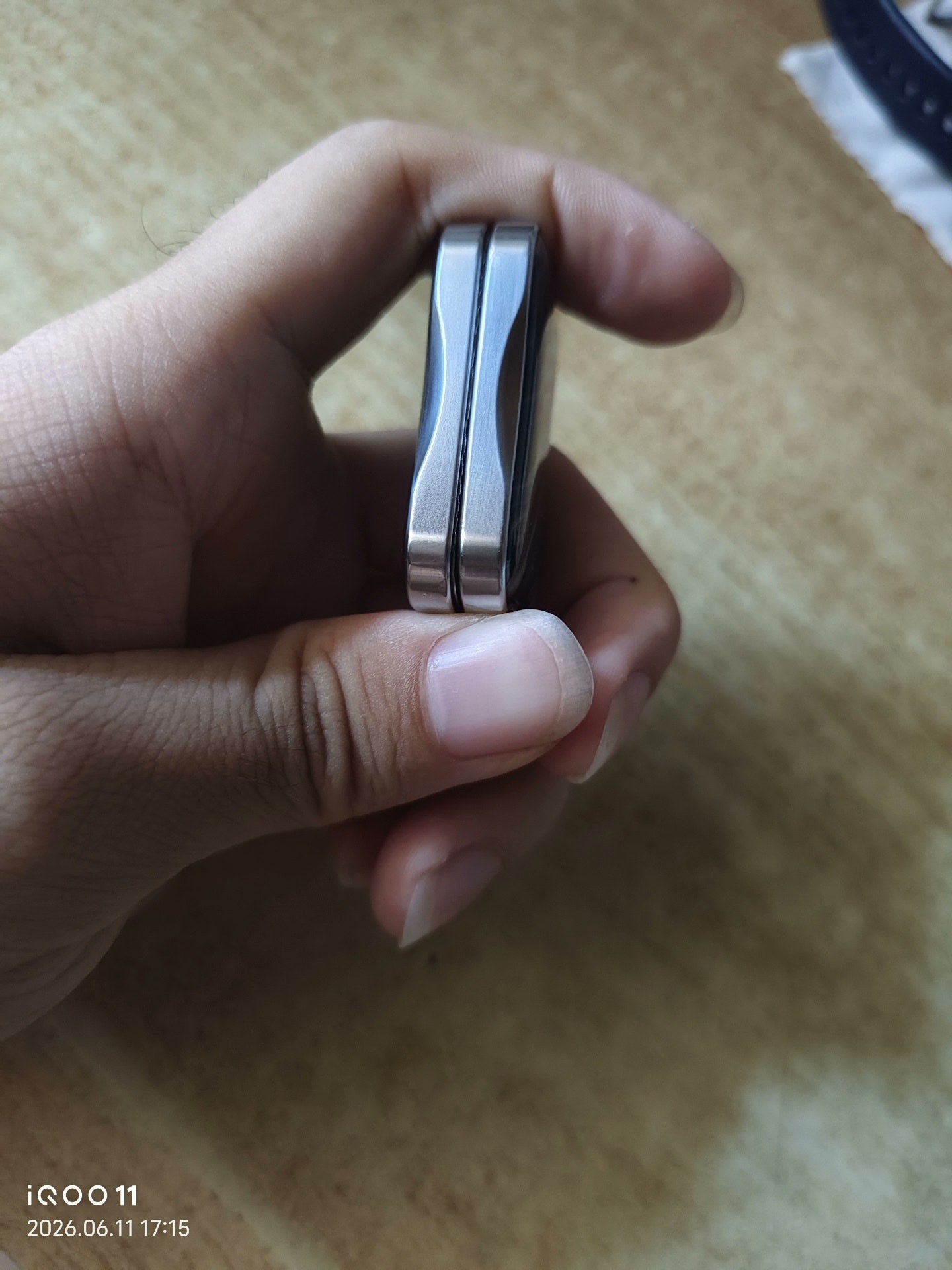 Aura Sand Stainless Steel