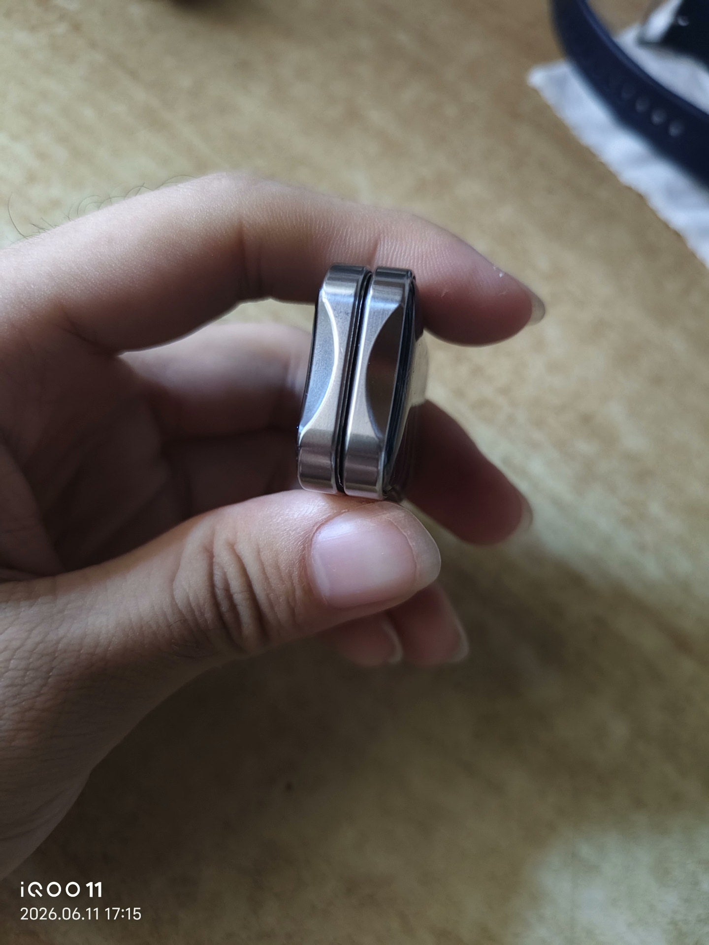 Aura Sand Stainless Steel