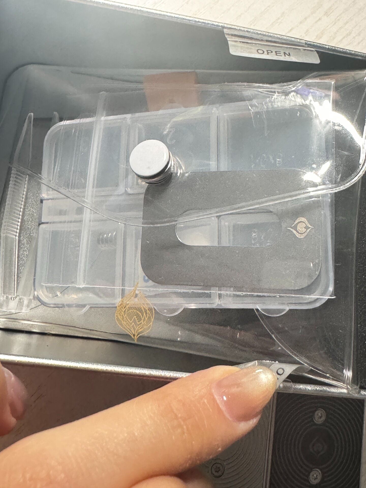 Aura Sand, Stainless Steel