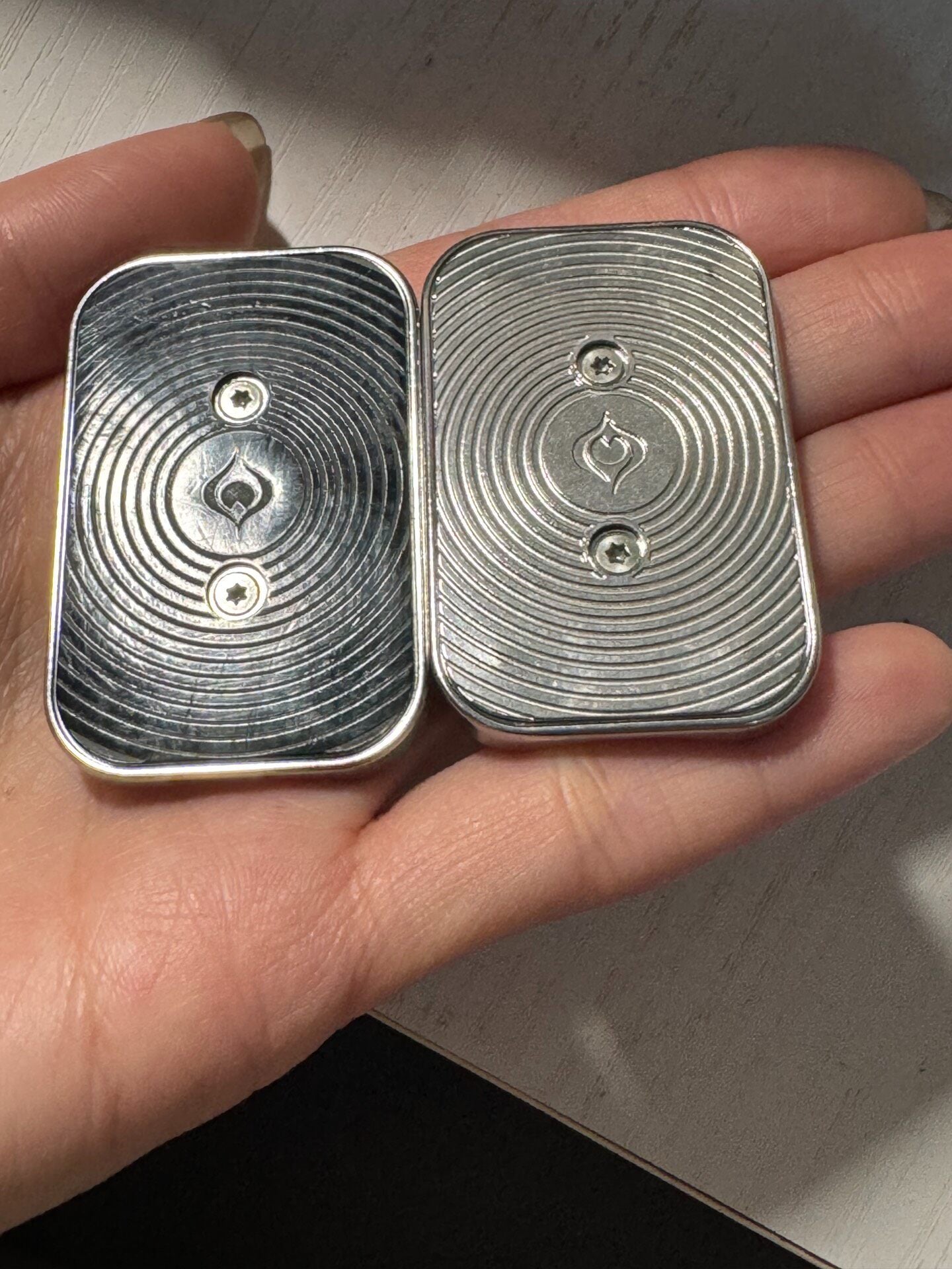 Aura Sand, Stainless Steel