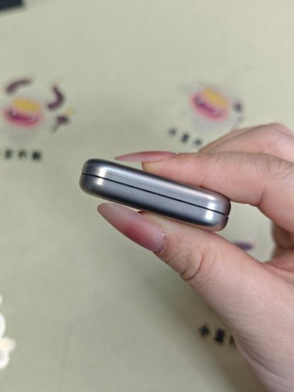 Floating Cloud Titanium