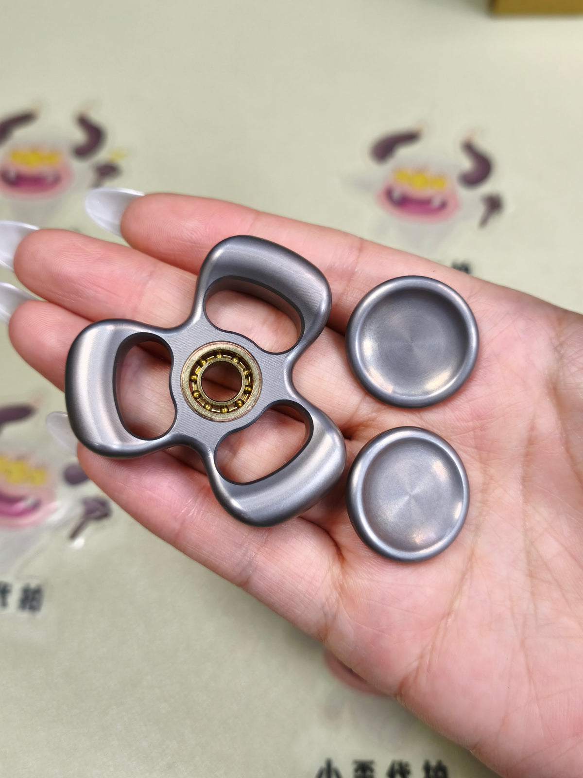 Three-Leaf Horizon Tungsten
