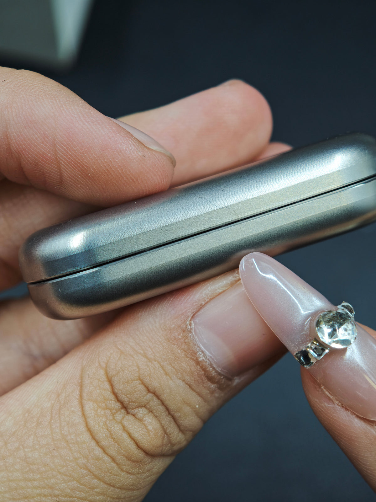 Floating Cloud Titanium