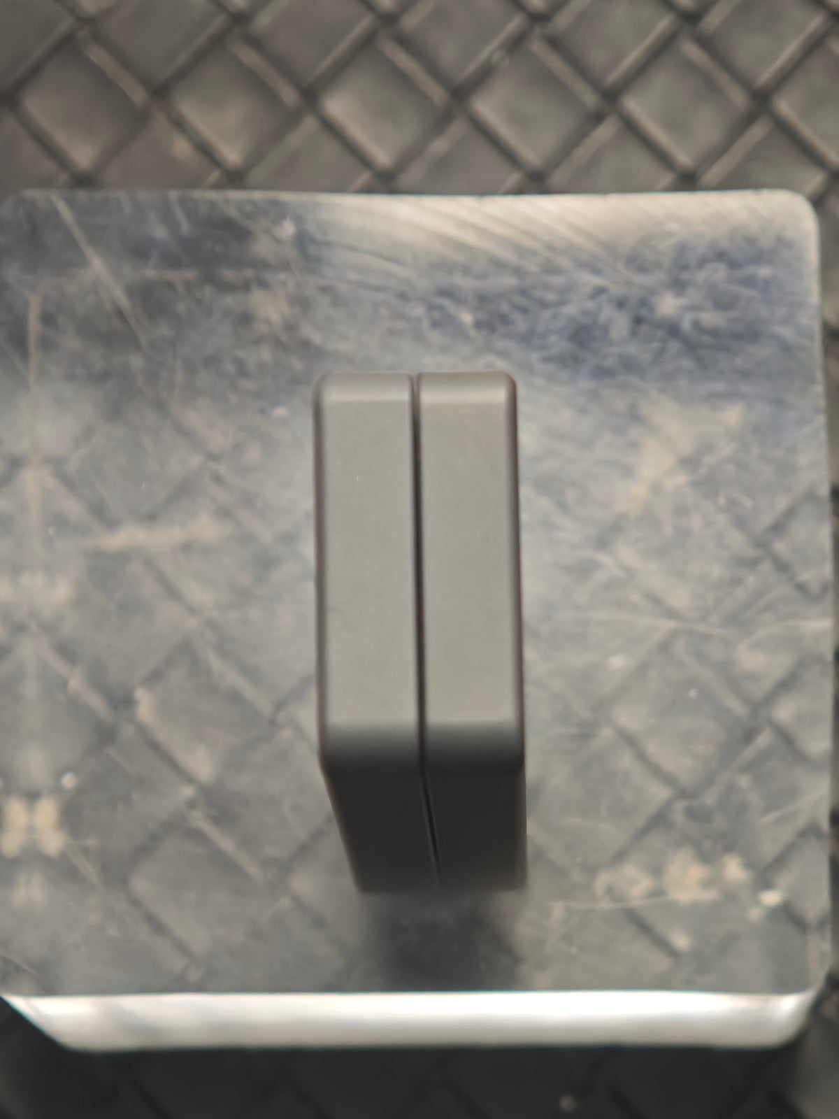 Mute Zirconium