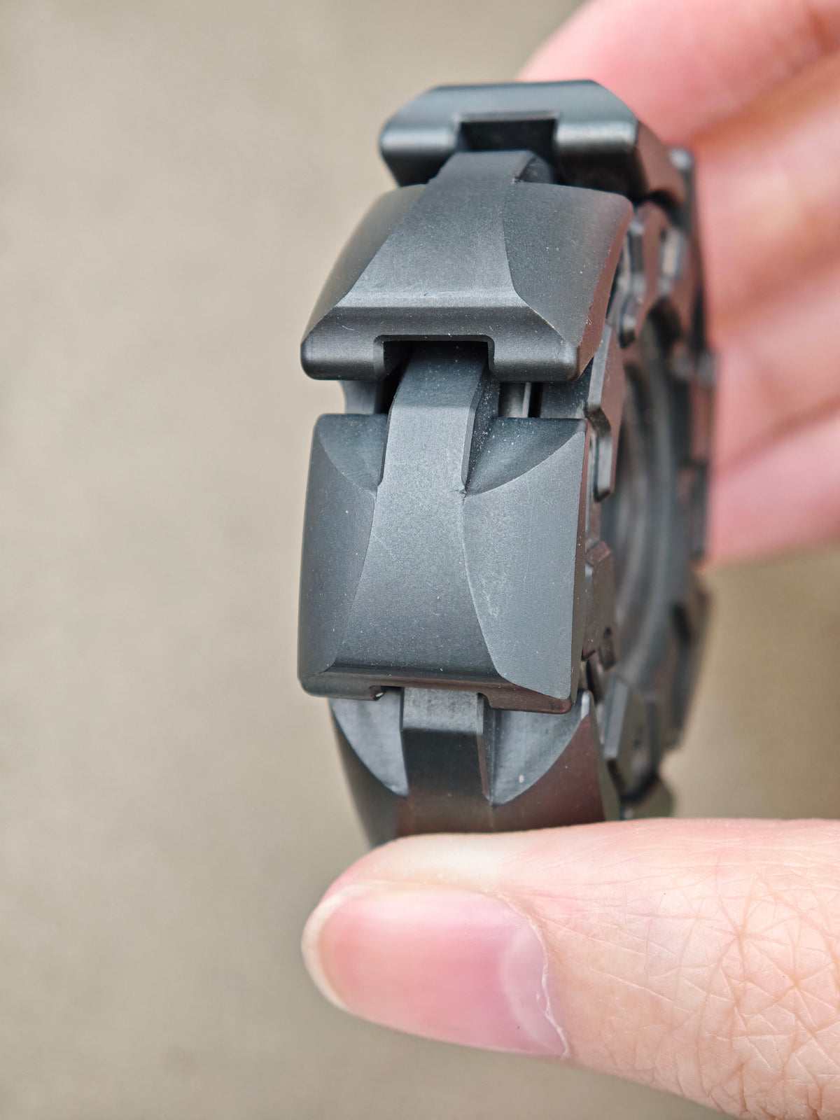 Eight Armor Initial Link Zirconium
