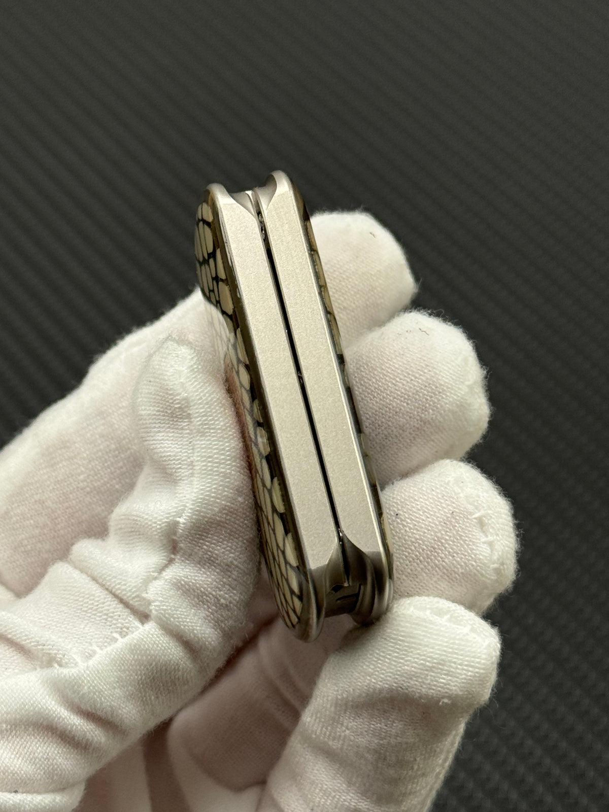 Blade Edge Python Stainless Steel Resin-Sealed