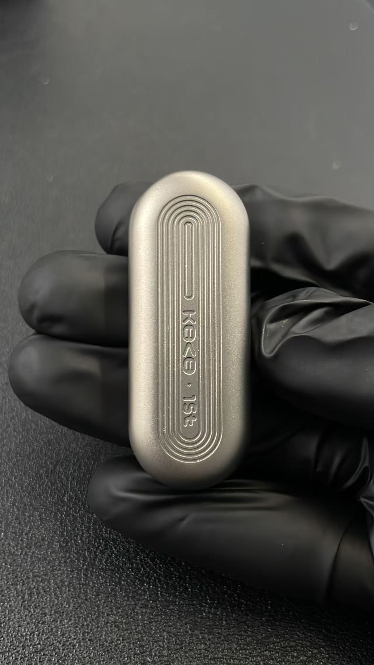 Floating Cloud Titanium
