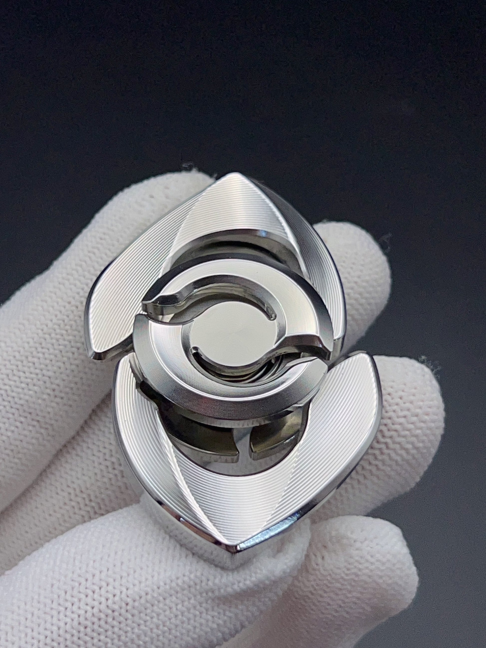 Baby Dolphin Titanium