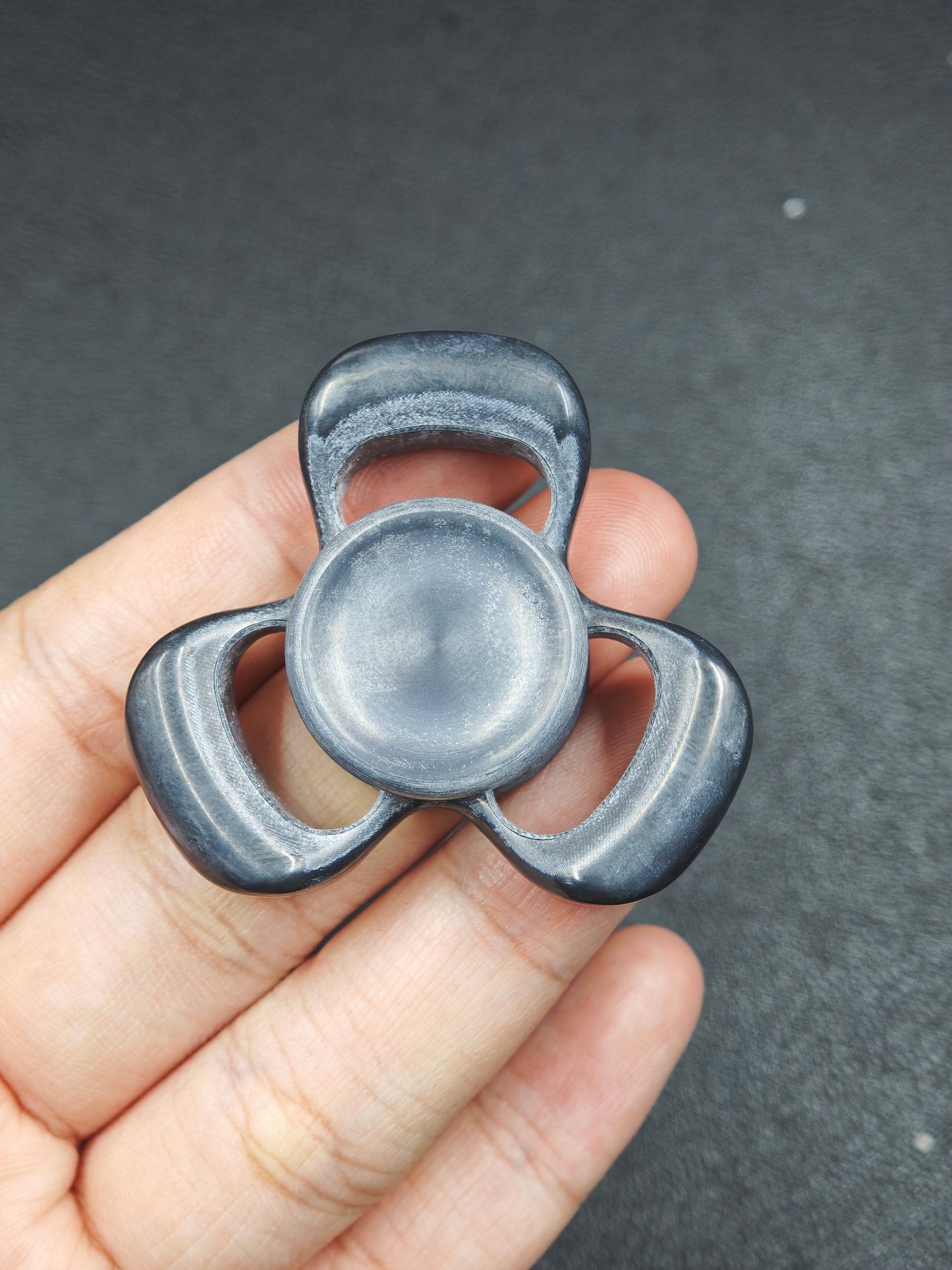 Three-Leaf Horizon Tantalum